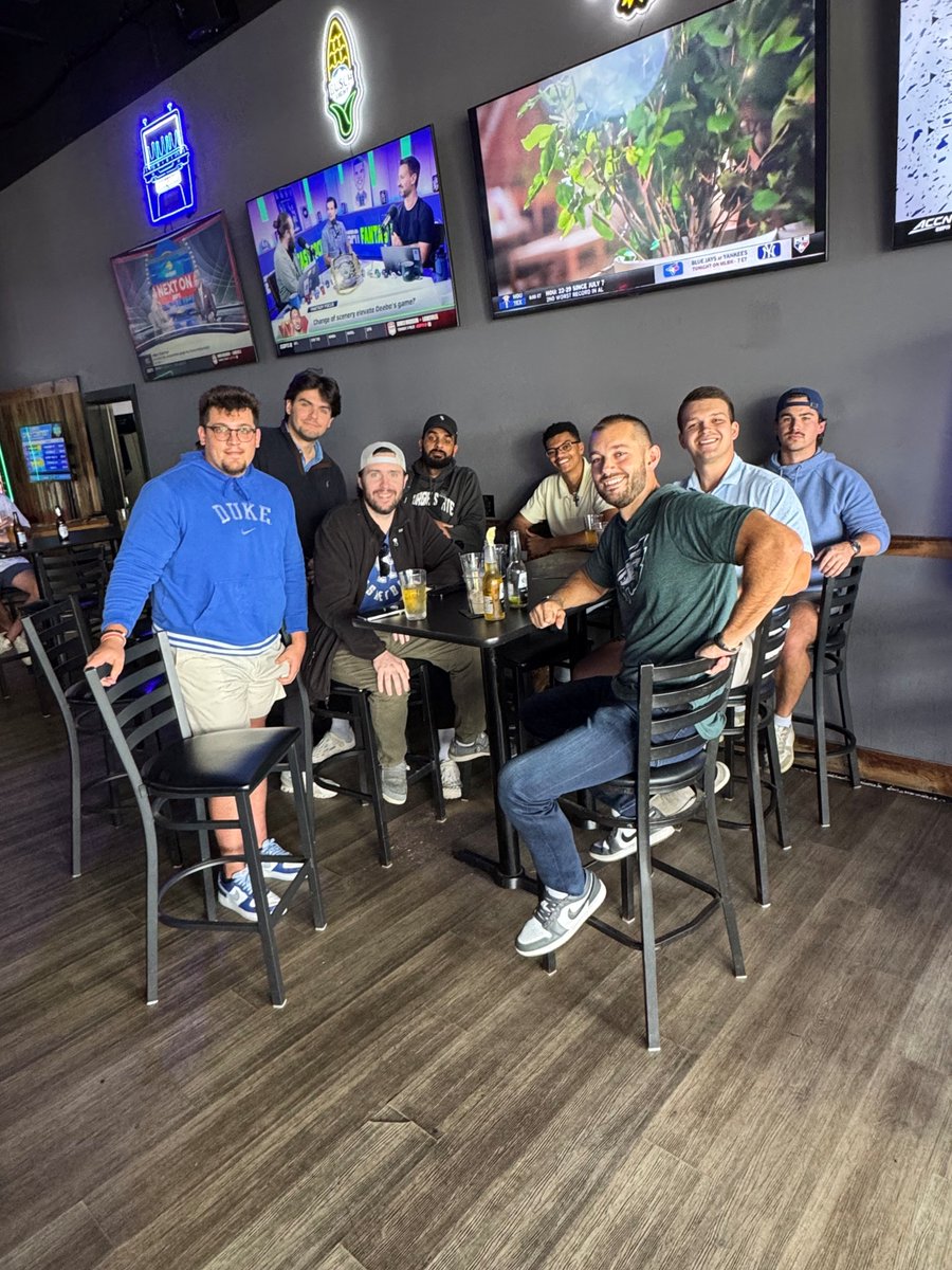 LongshipLex's tweet image. Cheers to a job well done! 🍻

We raised a glass to our August Sales Incentive Winners last Friday with a well-earned happy hour!

Those who step up and deliver are recognized and rewarded at Longship!

#longship #hittinggoals #happyhour #jointheship #lifeatlongship