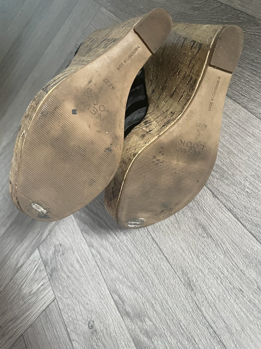 wanderingstrip's tweet photo. Going through my boxes of shoes and it’s safe to say these wedges have had it! Any foot/shoe fetish people interested in buying them? (UK based) #oldshoes #wornshoes #shoefetish #footfetish https://t.co/7Bv5oXKJMF