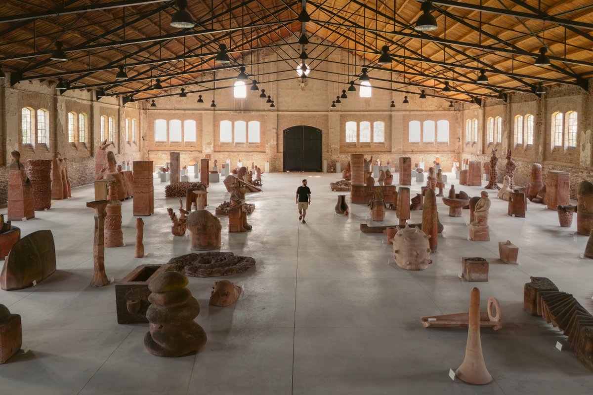 Discover the Terra Museum in the city of Kikinda – a space dedicated to monumental terracotta sculptures, preserving an impressive collection of contemporary sculptural works created by artists from all around the world.
📷 @hiishiiphoto