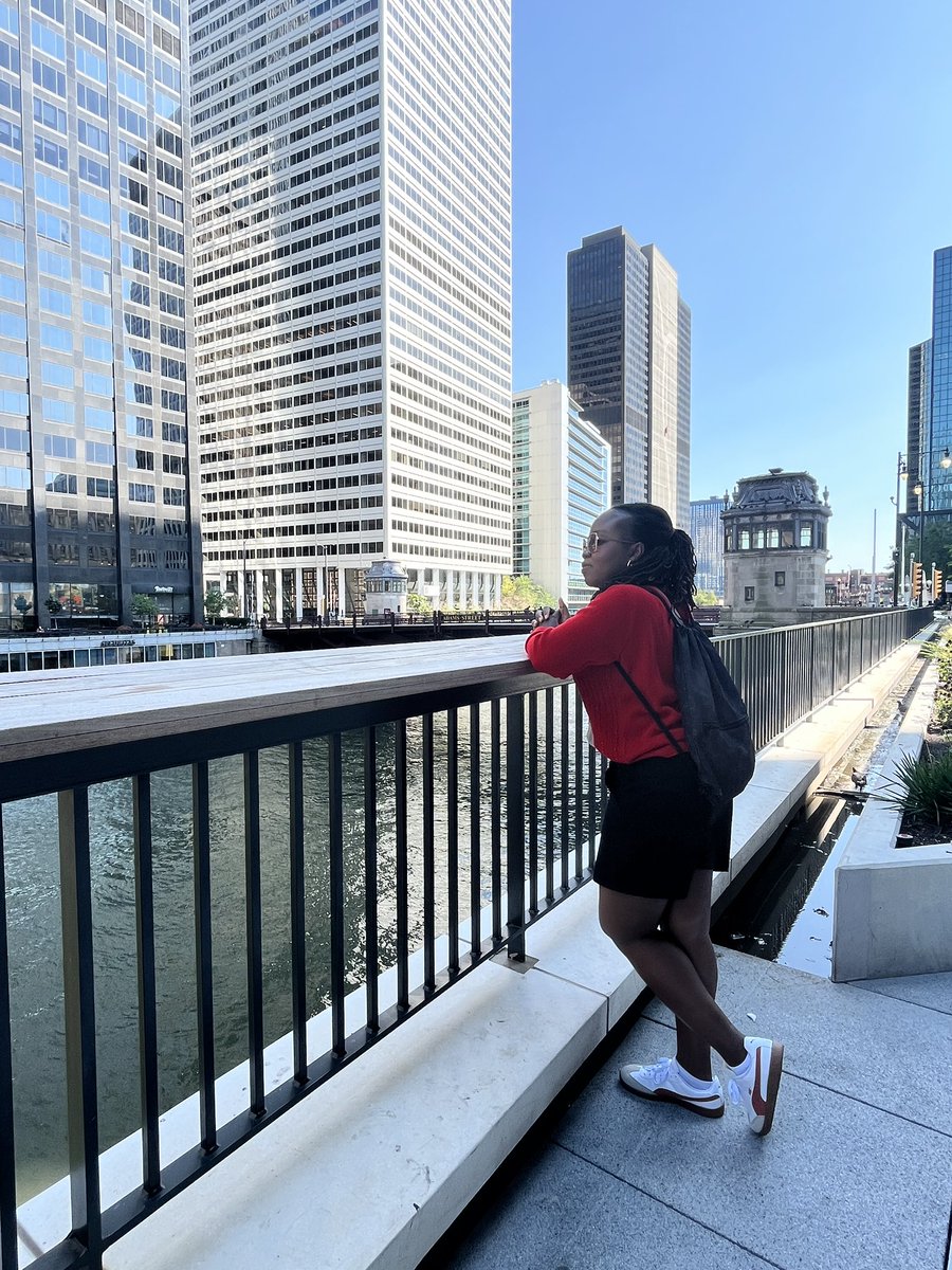 Ever strolled in a city and you can feel its history come at you?? 
Always remember to look up! 😍😁