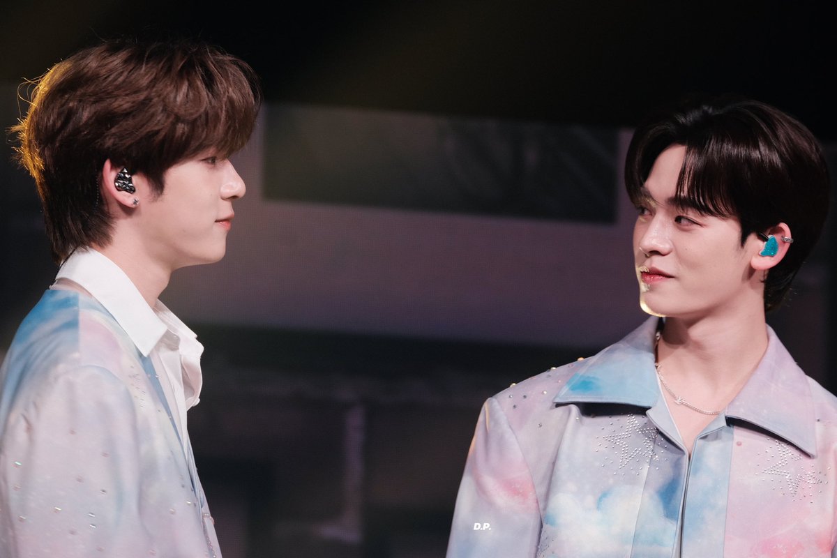 Piiines_'s tweet photo. 🐶🥰

YOURSKY FM IN SEOUL
#YourSkyFanmeetinSeoulR1 
#twnpich #PorSuppakarn 
#teeteepor #ป๋อตี๋ตี๋
@twnpich @porsuppakarn https://t.co/vKL3ZFAbxe