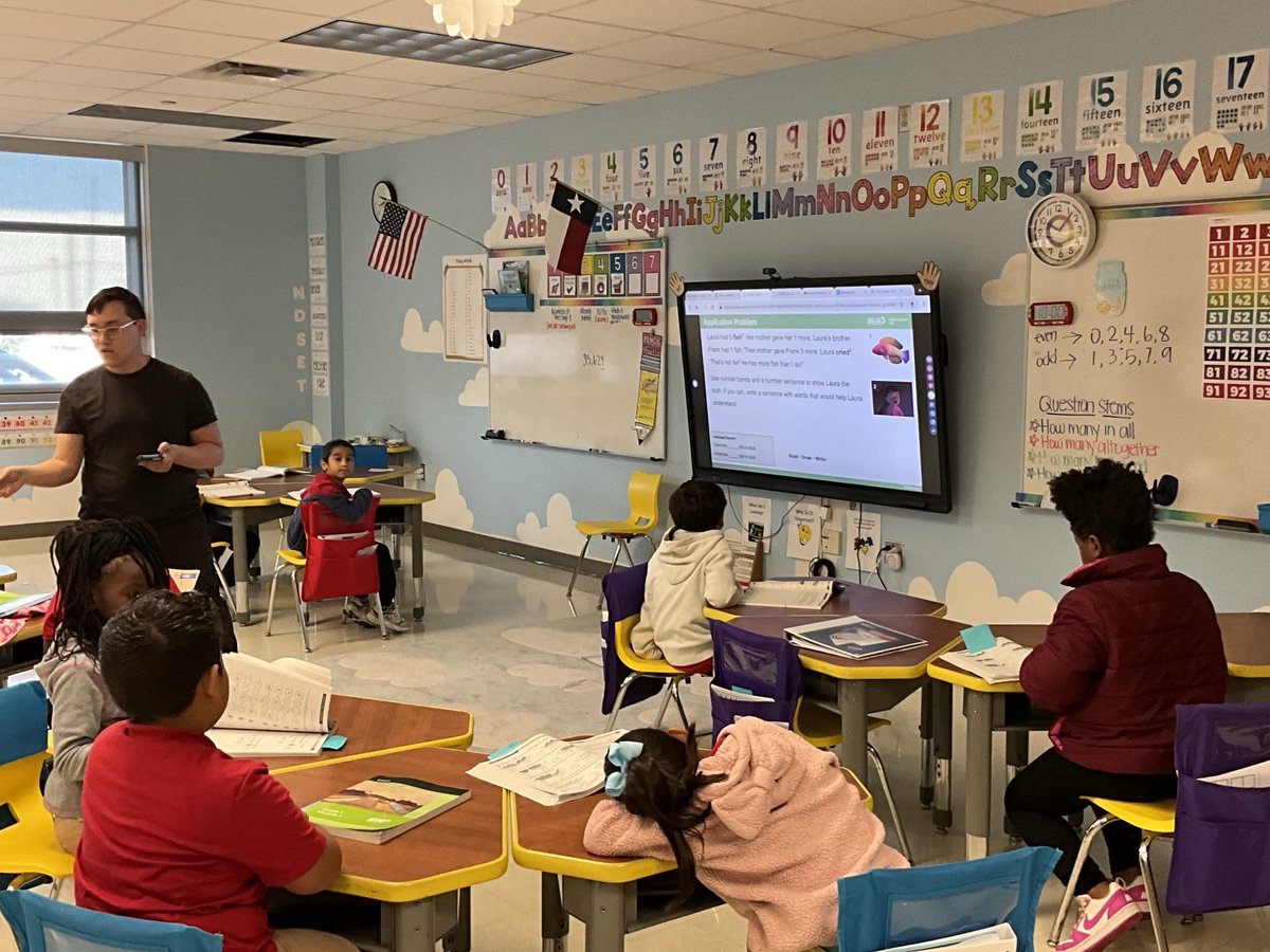 AaronDaffern's tweet image. First grade students at ⁦@joemaymavericks⁩ are using the CBLI application problem as a scaffold during the math lesson. ⁦@duallanguage⁩ ⁦@DrElenaSHill⁩ ⁦@disdstemmath⁩ ⁦@Dallasacademics⁩