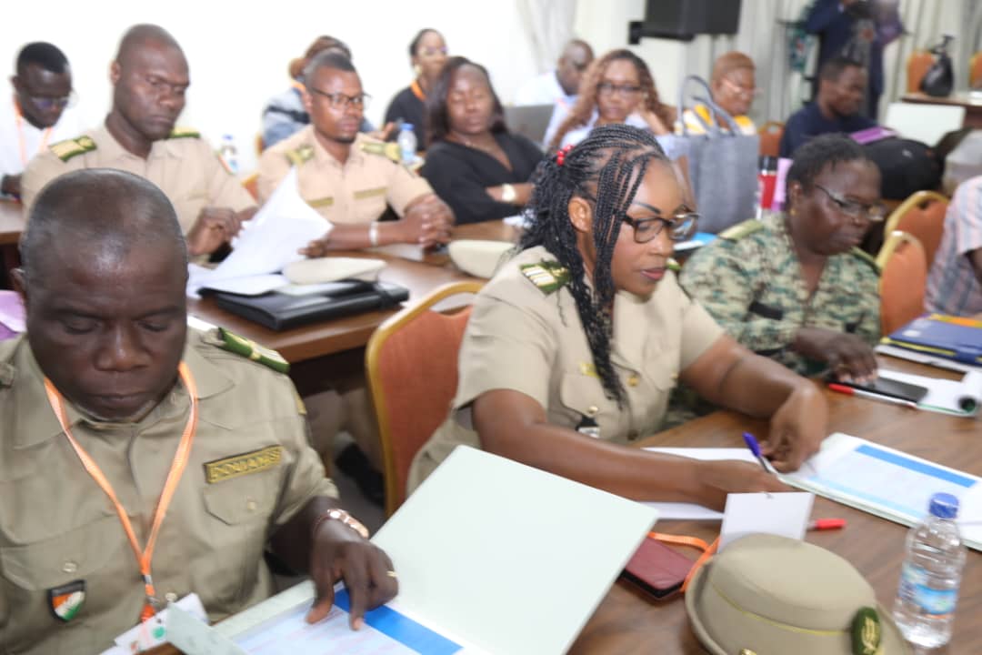 📍Abidjan, Plateau – 9 sept. 2025
L’OCOD a lancé à l’École Nationale des Douanes un séminaire sur :
« Le Nouveau Code des Douanes : dispositions, implications et incidences ».

Présidé par le DG des Douanes (rep. par le Col. DIGBEU Lagos Denis),