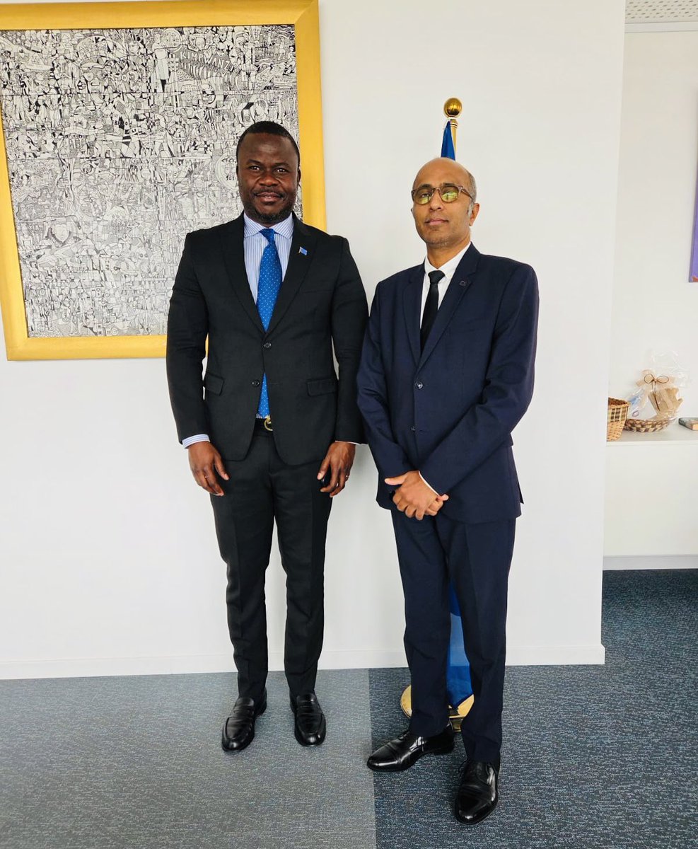UE en RDC🇪🇺 (@ueenrdc) on Twitter photo Échange constructif entre <a href="/basilefabrice9/">Fabrice BASILE</a> , Chargé d’affaires a.i <a href="/UEenRDC/">UE en RDC🇪🇺</a> et l’Honorable Dr. Kimpu Axel Cyril, Président de l’Assemblée provinciale du Tanganyika.
L’UE 🇪🇺 est un partenaire clé dans l’amélioration de l’efficacité de l’administration des provinces 🇨🇩 Échange constructif entre <a href="/basilefabrice9/">Fabrice BASILE</a> , Chargé d’affaires a.i <a href="/UEenRDC/">UE en RDC🇪🇺</a> et l’Honorable Dr. Kimpu Axel Cyril, Président de l’Assemblée provinciale du Tanganyika.
L’UE 🇪🇺 est un partenaire clé dans l’amélioration de l’efficacité de l’administration des provinces 🇨🇩