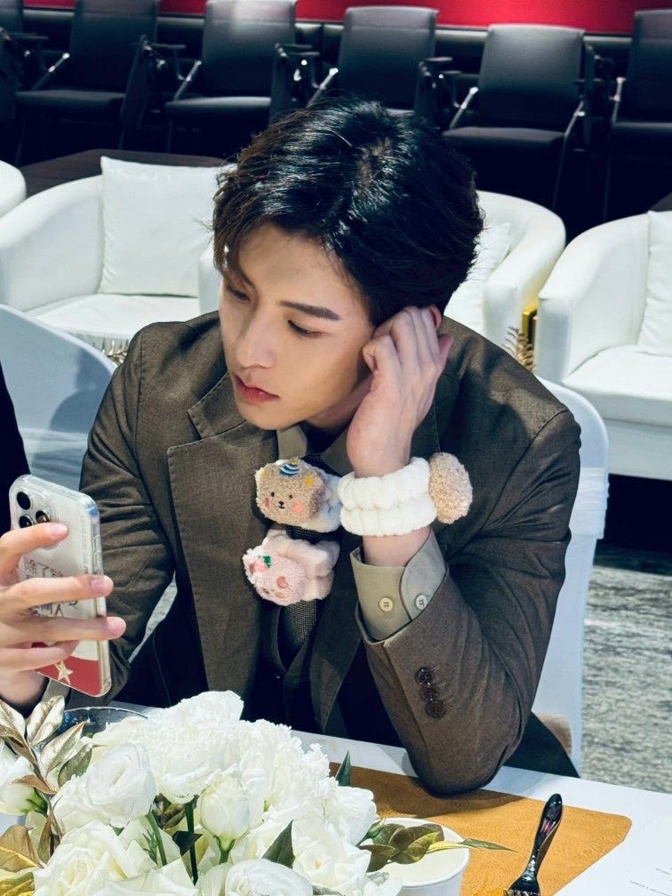 this genre of #KipukaQiu #QiuDingjie pics …