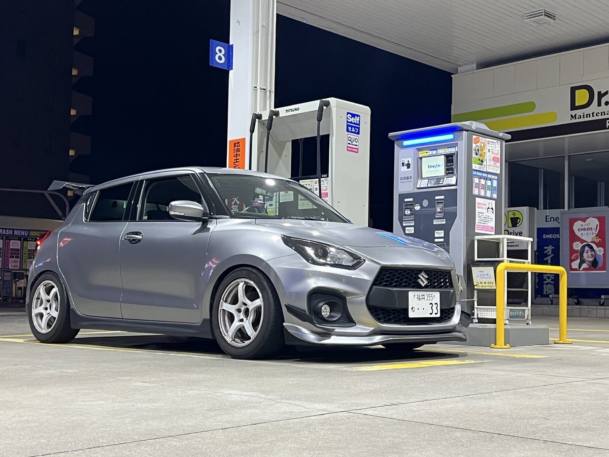 #ガソスタに停車している画像を貼れ