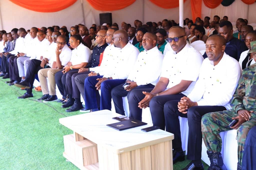 Water4People_RW's tweet photo. Today, Our Isoko y’Ubuzima project joined partners in closing the @RwandaEast  Exhibition held in @RwamaganaDistr since August 18th.

Over the past three weeks, the project supported entrepreneurs in the #WASH sector from across the eastern districts where it operates. https://t.co/OG0RldlMtn