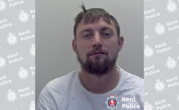 Shaun Phillips is wanted for a recall to prison.

He has links to #Canterbury. If you see him, call 999, quoting 46/154892/25.

You can also contact Crimestoppers, anonymously on 0800 555111 or complete the online form.