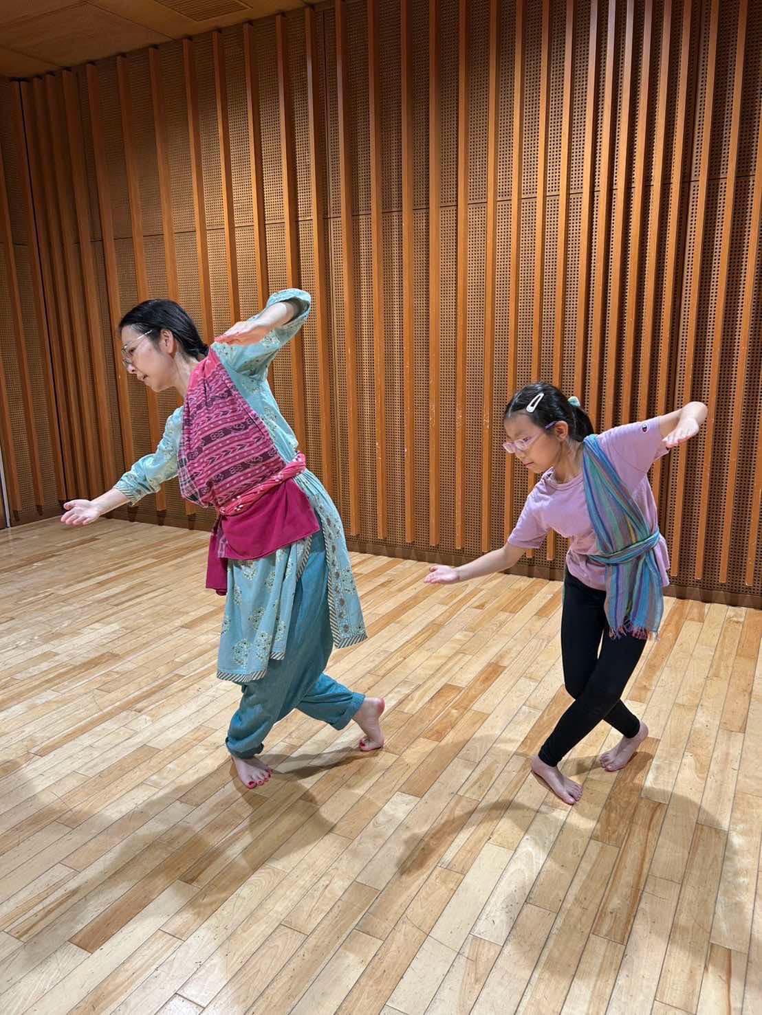 インド 油彩 シアヴァックス チャブダ作 インド舞踊 額装 オリッシーダンス インド 油彩 シアヴァックス チャブダ作 インド舞踊 額装