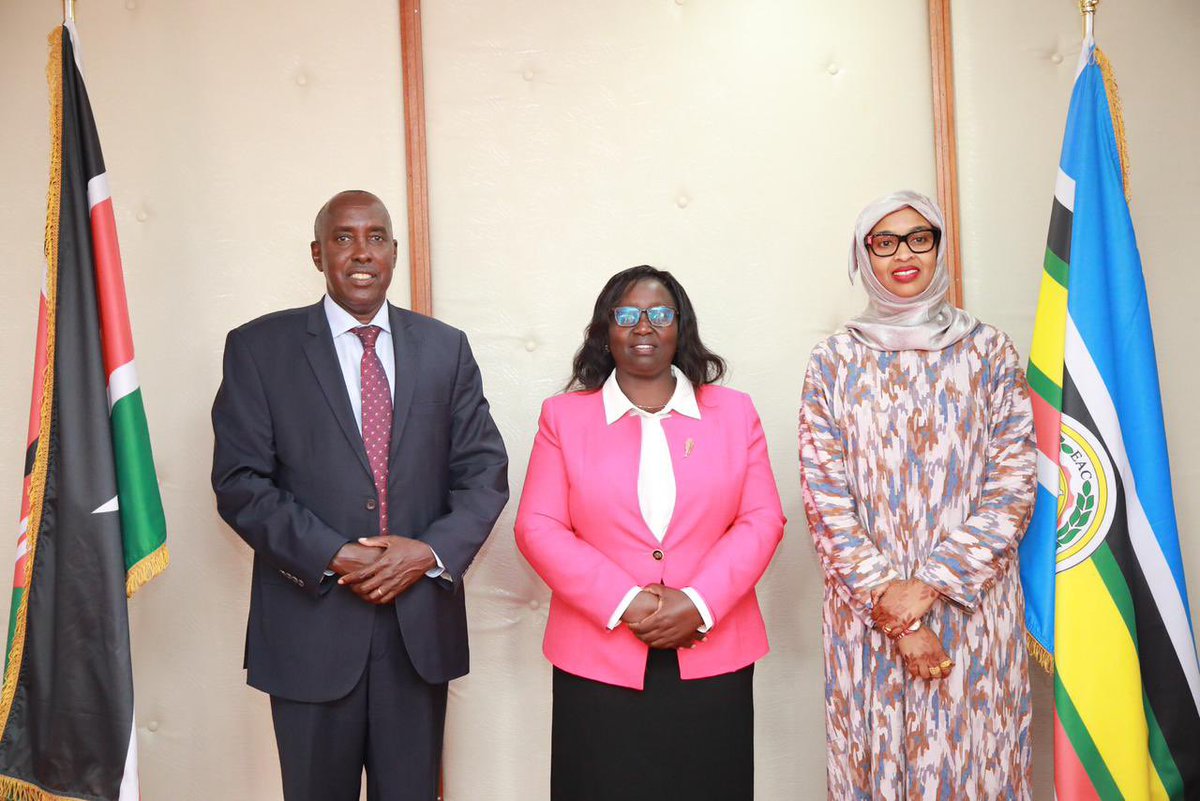 hannawcheptumo's tweet photo. This afternoon, I held a consultative meeting with Kajiado County Governor, H.E. @joelenku and his delegation from the County Government of Kajiado. 

Also present was the Principal Secretary for Culture ,Arts and Heritage @UmmiMBashir . We explored partnership and collaboration towards the upcoming Maa Festival.

The Ministry is committed to working closely with County Governments and cultural stakeholders to Strengthen Kenya’s Cultural Expression while fostering unity and socio-economic empowerment through culture.