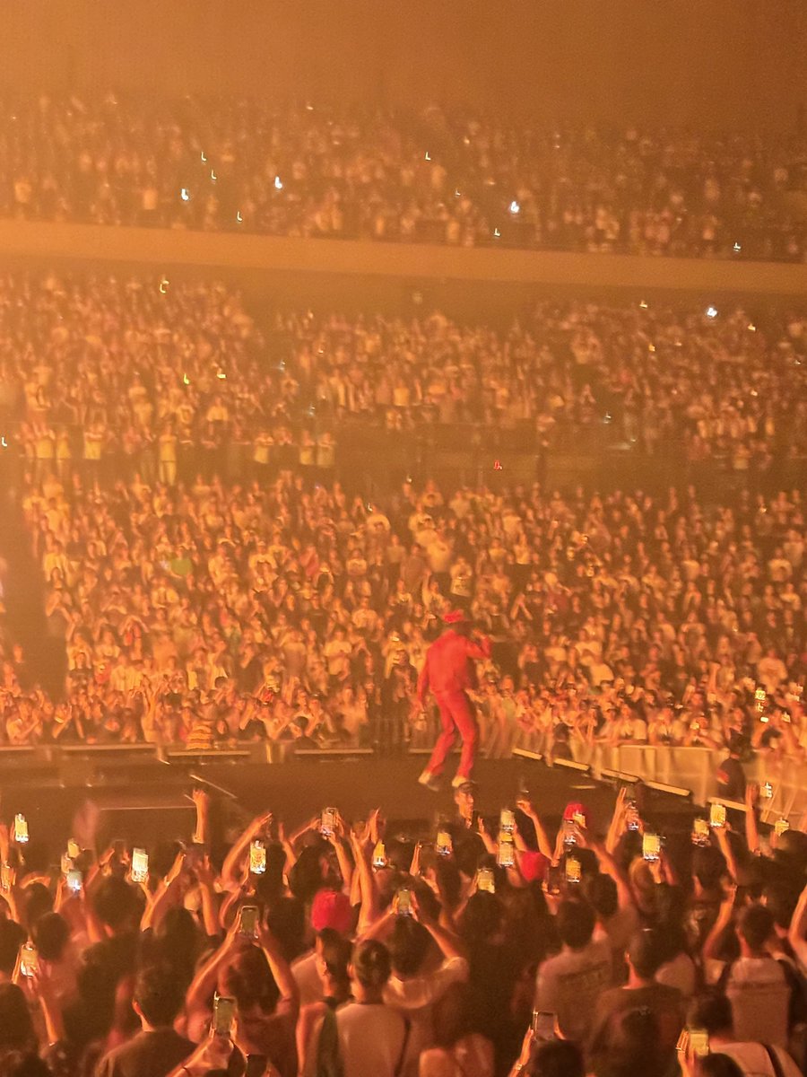 8年前のLIQUIDROOMはおにぎりすら買えない程極貧苦学生で行けなかったけどあの日の雪辱をVIP席から果たしました。本当に生きてて良かった。ありがとうタイラー。