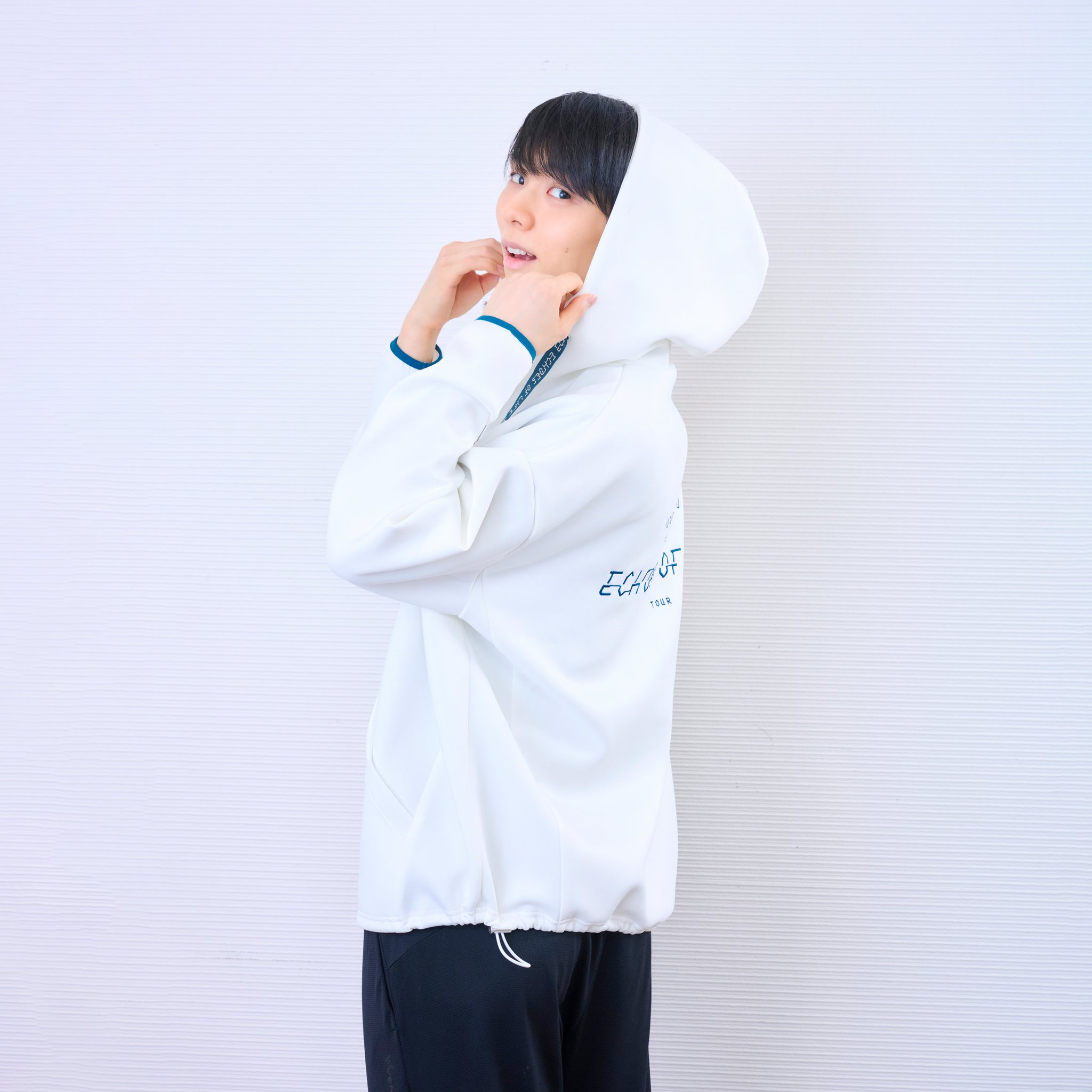 羽生結弦　Echoes of Life 白のジップパーカーM【未開封】オマケ付き Yuzuru Hanyu ICE STORY 3rd “Echoes of Life” TOUR on X