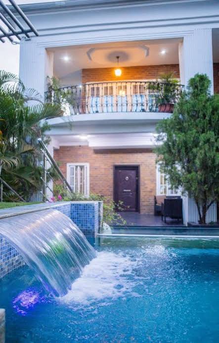 j0ejunior's tweet image. Poolside vibes in my estate after a long week 🏊”

Long week, cool dip 🏊 … perfect combo”
#ChillMode #NaijaLifestyle #PoolsideEnergy

“Poolside reset before another busy week 🌊🙏🏽”
#WeekendVibes #NaijaChill #EstateLife