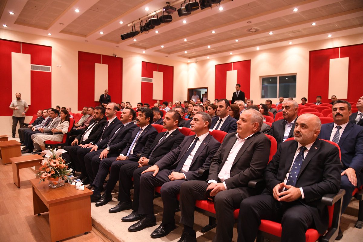 Denetimli Serbestlik yükümlüleri ve ceza infaz kurumlarından salıverilen hükümlülere yönelik açılan meslek edindirme kurslarını başarıyla tamamlayan 33 hükümlümün sertifikalarını takdim ettik.

Topluma uyum; meslek edinme ve yeni bir başlangıç için önemli bir adım. Emeği geçen