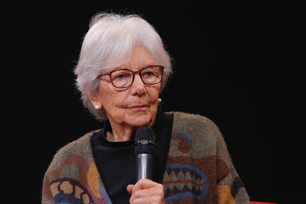 Delia Vergara, Premio Nacional de Periodismo 2025, fue homenajeada en la Cátedra Mujeres y Mediso en 2023. También han sido homenajadas Cecilia Allendes, Inés Paulino y Julia Toro.
Revive aquí el homenaje y conversación que mantuvimos con Delia Vergara catedramujeresymedios.udp.cl/conferencias/h…