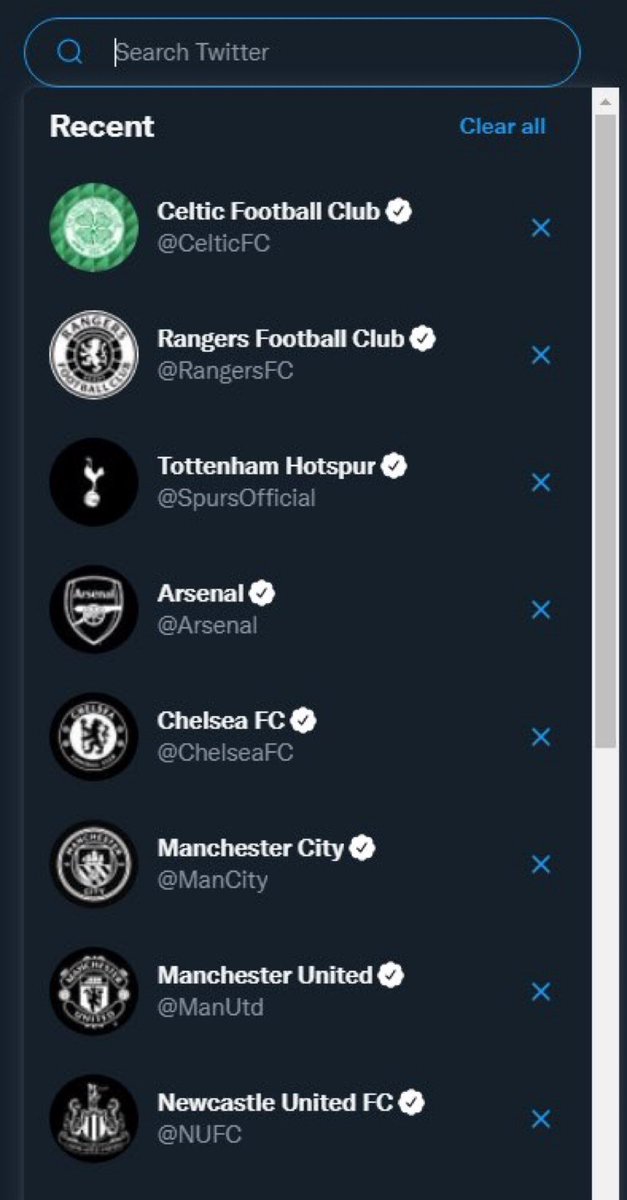 Hace 3 años ya que falleció la Reina de Inglaterra, Isabel II. Celtic FC fue el único de los grandes clubes de Reino Unido que no cambió su foto de perfil ni “respetó” el minuto de silencio por su muerte. 

Esto por las diferencias antimonárquicas e influencias Irlandesas que