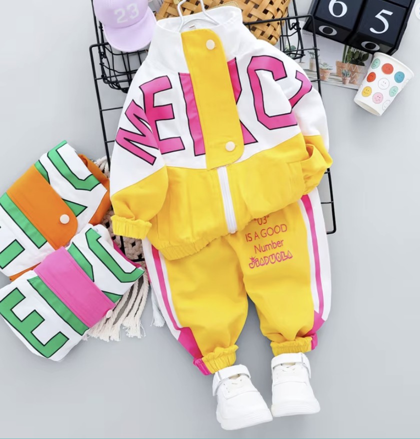 theliltotsstore's tweet image. 🔥 Level up your street style! 🔥
Our Casual Letter Jacket &amp;amp; Pants set is a total vibe 😎💯Comfy, cool, and ready to flex 💥🧥👖
🛒 Grab yours now &amp;amp; turn heads everywhere you go! 🚶‍♂️✨
$59.88
📲thelittletotsstore.com/.../casual-let…
#StreetStyle #FitCheck #DripAlert #TransformationTuesday