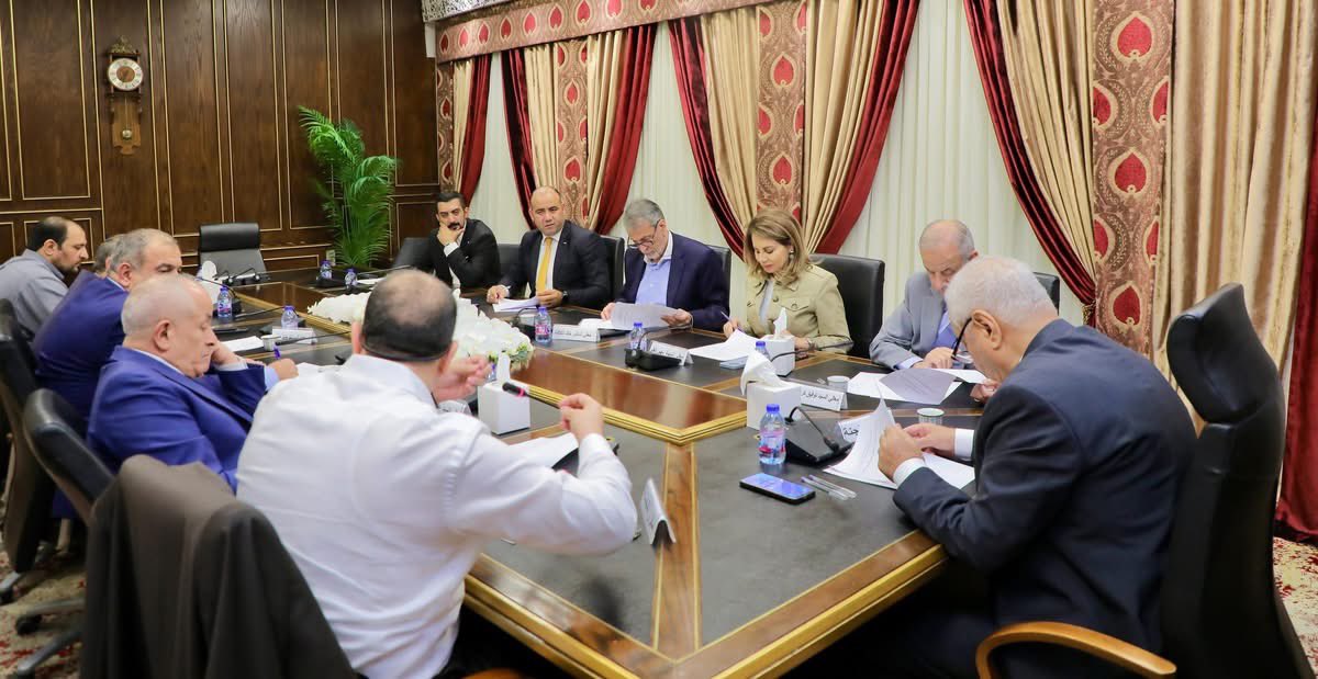 Senatejordan's tweet photo. لجنة التوجيه الوطني في الأعيان تبحث تحضيرات عقد مؤتمر وطني للإعلام

عمان 9 أيلول – بحثت لجنة الإعلام والتوجيه الوطني في مجلس الأعيان، برئاسة العين محمد داودية، تحضيرات عقد مؤتمر وطني للإعلام، المقرر إقامته برعاية رئيس مجلس الأعيان فيصل الفايز.

التفاصيل: https://t.co/42YyCT3Xii

#مجلس_الأعيان_الأردني #عمان #الاردن