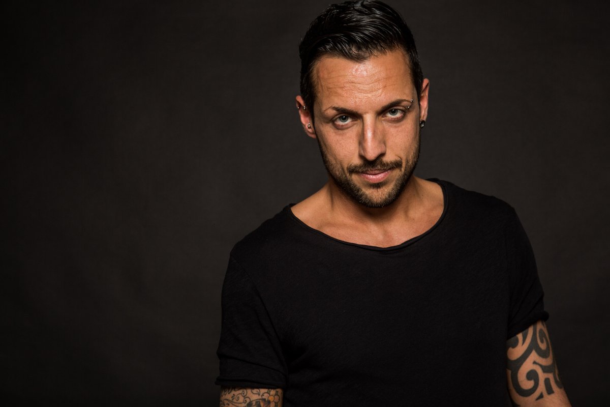 Catch #FabioNeural reflecting on Richie Hawtin sets, blending genres, and his latest Bingham EP in our must-read interview!

Get the full interview here: technowerk.co/fabio-neural-t…