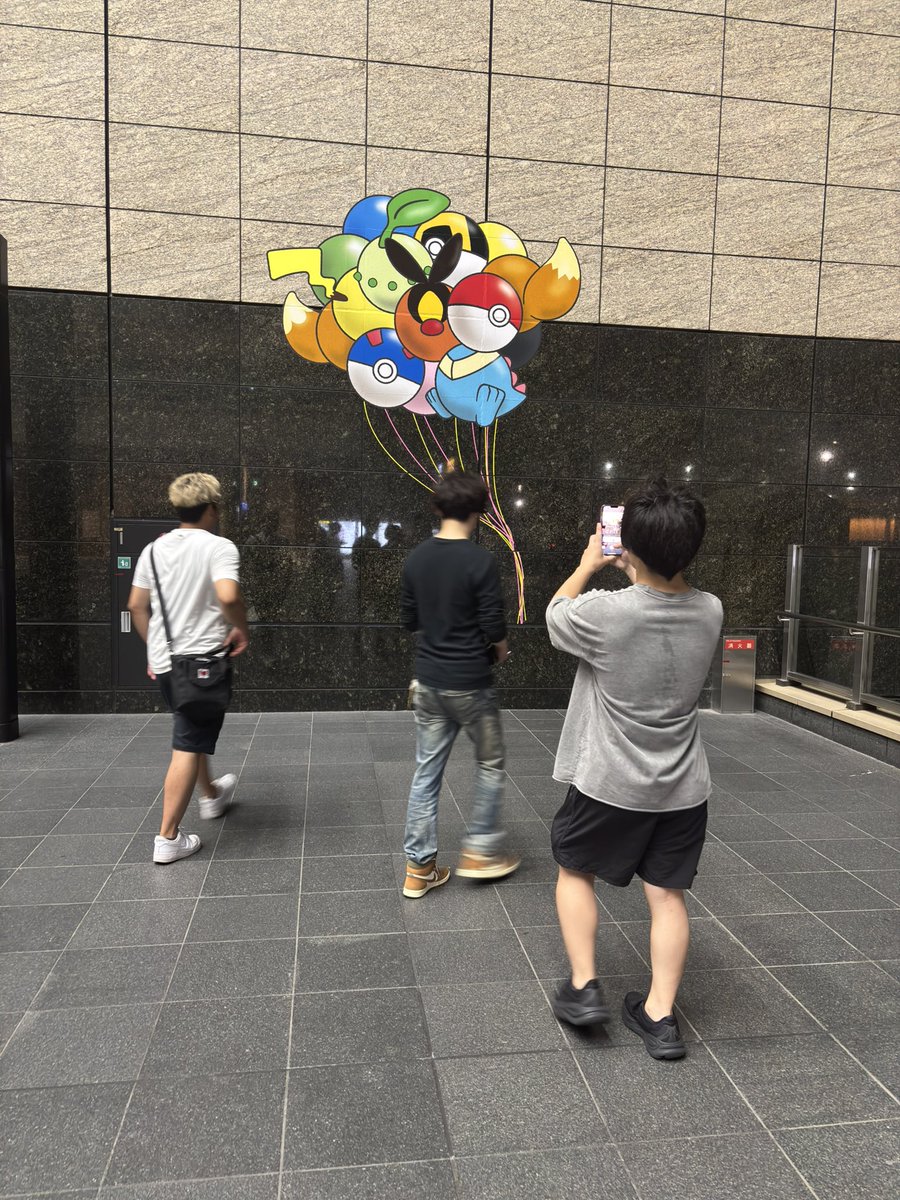 ayacham112's tweet photo. そういえば、忘れてたな。
今年の夏の思ひ出
すまさんが案内してくれた
芝生はちょすと敷物ないと
座れないね〜と通り過ぎました
久しぶりにみんなと会えて
やっぱ楽しすぎた(　˙-˙　)

すまさんの彼女とちょす
…を撮るすまさん(　˙-˙　)
写真にはいないが…
秋山くんとへむくんも
また飲もうね♥️ https://t.co/1ZbHke35qy