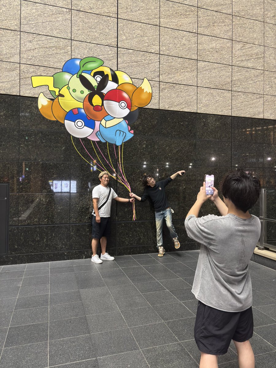 ayacham112's tweet photo. そういえば、忘れてたな。
今年の夏の思ひ出
すまさんが案内してくれた
芝生はちょすと敷物ないと
座れないね〜と通り過ぎました
久しぶりにみんなと会えて
やっぱ楽しすぎた(　˙-˙　)

すまさんの彼女とちょす
…を撮るすまさん(　˙-˙　)
写真にはいないが…
秋山くんとへむくんも
また飲もうね♥️ https://t.co/1ZbHke35qy