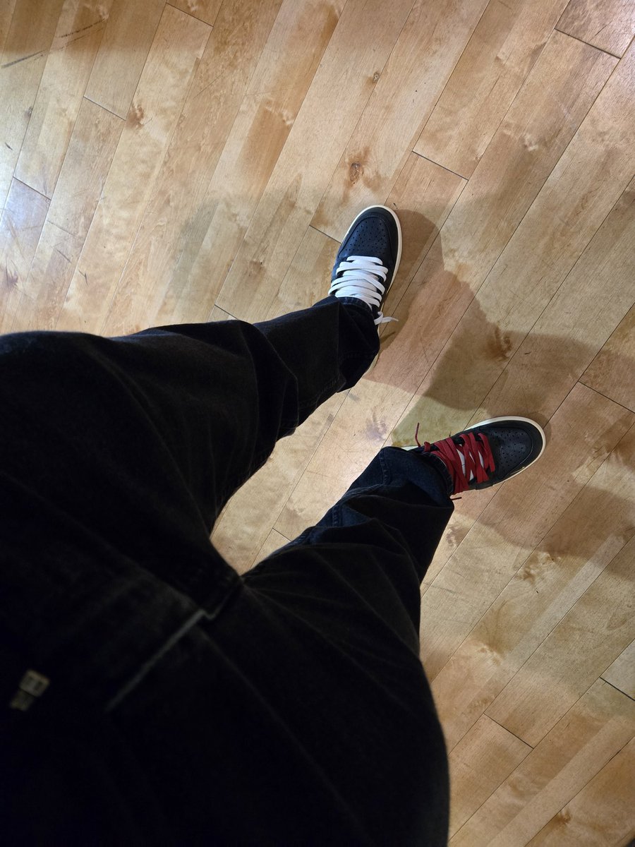 Sneakers🔥 tweet media