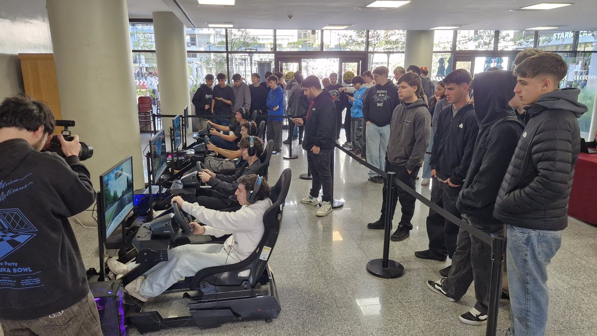 Julián La Bruna tweet media