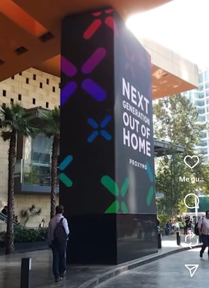 Mani Obra del Metro (@maniobradelm) on Twitter photo 💣 Pantallas ilegales de Proxymo = bomba de tiempo para peatones y automovilistas en Plaza Miyana.
👉 contrareplica.mx/nota-Instala-P…
#RiesgoLatente #CDMXSegura <a href="/A_Encinas_R/">Alejandro Encinas</a> <a href="/mauriciotabe/">Mauricio Tabe Echartea</a> <a href="/AlcaldiaMHmx/">Alcaldía Miguel Hidalgo</a> <a href="/inveacdmx/">INVEACDMX</a> #polaco #Granada 💣 Pantallas ilegales de Proxymo = bomba de tiempo para peatones y automovilistas en Plaza Miyana.
👉 contrareplica.mx/nota-Instala-P…
#RiesgoLatente #CDMXSegura <a href="/A_Encinas_R/">Alejandro Encinas</a> <a href="/mauriciotabe/">Mauricio Tabe Echartea</a> <a href="/AlcaldiaMHmx/">Alcaldía Miguel Hidalgo</a> <a href="/inveacdmx/">INVEACDMX</a> #polaco #Granada