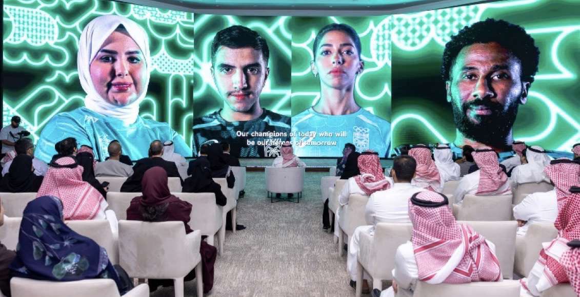 rubaamhmd's tweet photo. سعيدة وفخورة أكون واجهة اللاعبات السعوديات في تدشين زي فريق السعودية الرسمي مع @asicsme نحو لوس أنجلوس ٢٠٢٨ ✨
وممتنة لوجودي بين فائزين ونخبة الأولمبيين 🇸🇦💚
بحضور: سعادة الأستاذة أضواء العريفي، الأستاذ إبراهيم المعيقل، سعادة الأمين العام والرئيس التنفيذي عبدالعزيز بن أحمد باعشن https://t.co/VnhhPBNEVW