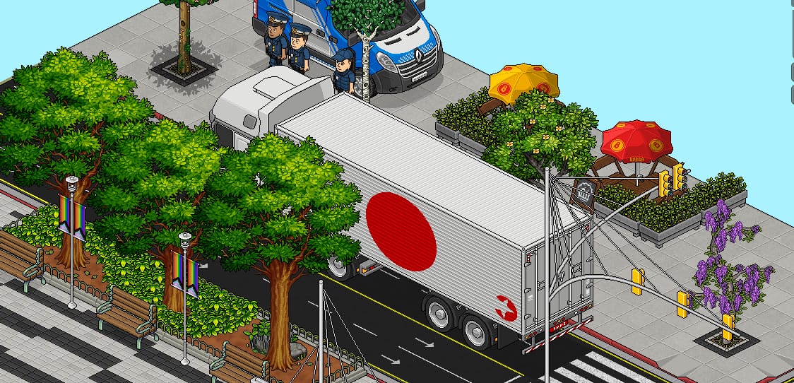 Atenção, novidades na área!✨

Ontem (08/09) alguns caminhões estampados com o círculo vermelho estavam circulando pela Capital da Seawood. 
Tudo indica que é a chegada do novo single "Tokyo Takeover" de Kira. 🔴💫
Mais novidades em breve... 👀