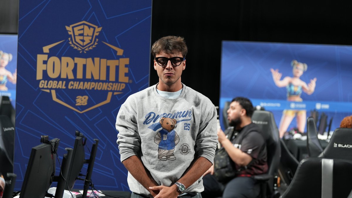 Watched this go down live at the venue, <a href="/BatmanBugha/">XSET Higgs</a>  is actually hilarious 🤣 ..