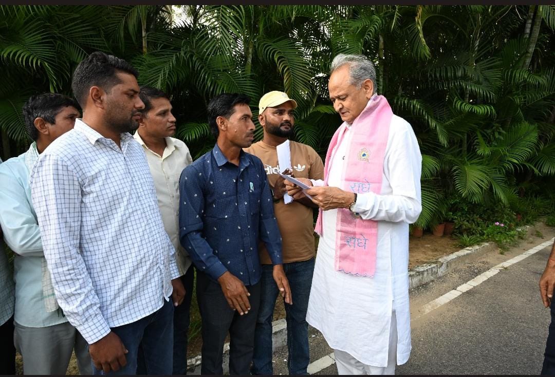 CHA नर्सेज साथी पूर्व मुख्यमंत्री श्री अशोक गहलोत जी से मिले आप उस समय सेवा बहाली कर नहीं पाये 

आपके द्वारा बजट घोषणा 2022-23 MHVF अभी तक क्रियान्वित नहीं हुई है आप भी विधानसभा मैं पुनः अवगत कराए 
 
हम पिछले 3 साल से संघर्षरत है 
<a href="/ashokgehlot51/">Ashok Gehlot</a> <a href="/hemantkumarnews/">Hemant Kumar</a>