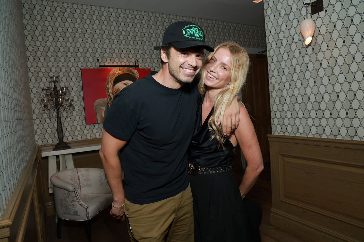 📸| Novas fotos de Sebastian Stan e Annabelle Wallis na exibição especial do filme “Roofman” ontem (08/09), em Nova York.