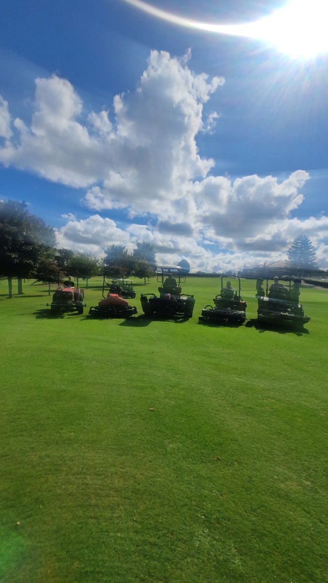 🌱✨ Today is Thank a Greenkeeper Day!

From morning ☀️ to evening 🌙, our incredible greenkeepers here at Cahir Park Golf Club work tirelessly to deliver top-class playing conditions ⛳️ and keep our course looking its very best. 🌳💚👏