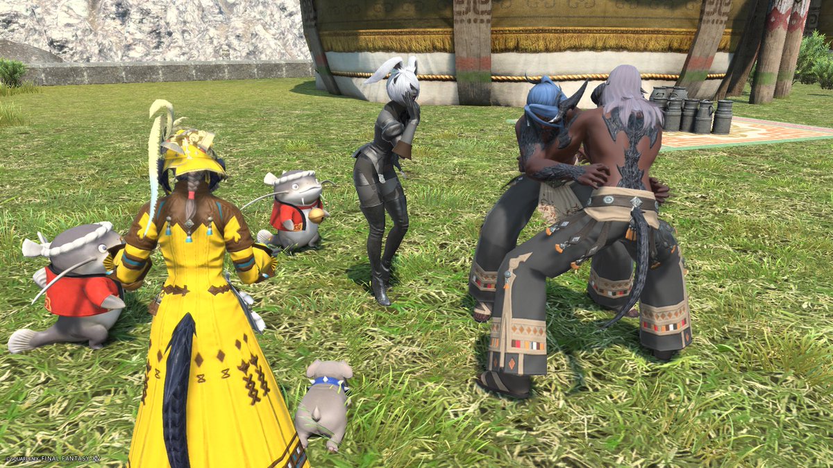 オスラの相撲に興奮するヴィエラ