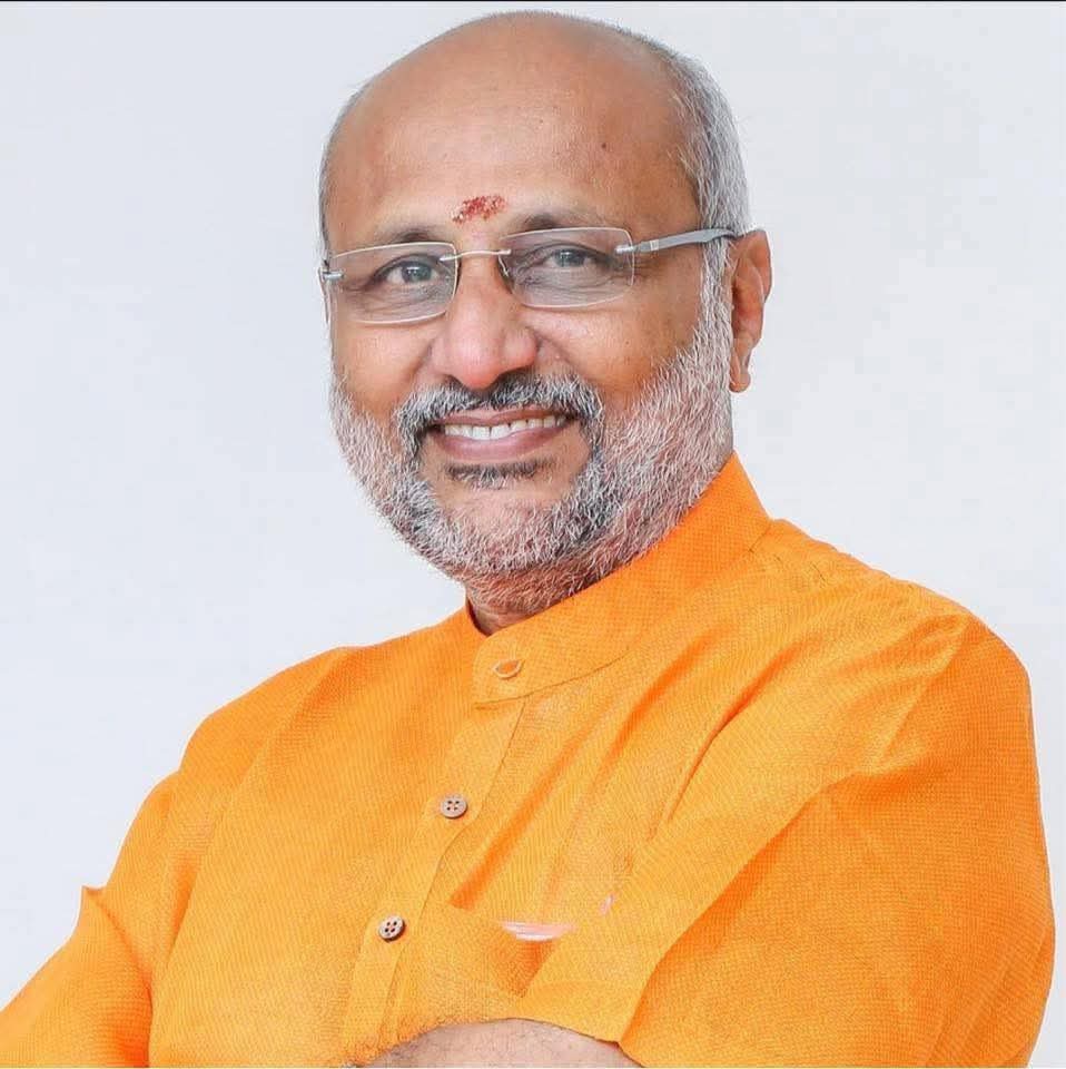 hemantarvind4's tweet photo. भारत के 15वें उपराष्ट्रपति के रूप में निर्वाचित होने पर श्री सी.पी. राधाकृष्णन जी को हार्दिक बधाई एवं शुभकामनाएं।
#CP_Radhakrishnan https://t.co/hQR7Gsk6ol
