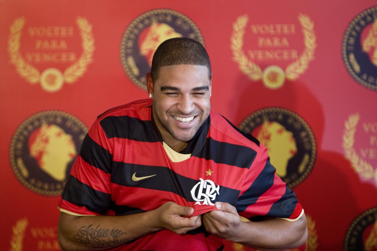 PabloRaphaelRUA's tweet photo. O Flamengo quer ser reconhecido pela ONU como oficialmente uma Nação.

Além de Zico, Adriano Imperador também aderiu à iniciativa, agregando ainda mais simbolismo ao movimento. 

Como destacou o material de divulgação: poucas nações podem afirmar que possuem um rei e um imperador ao mesmo tempo.

https://t.co/w7MVqskbLT