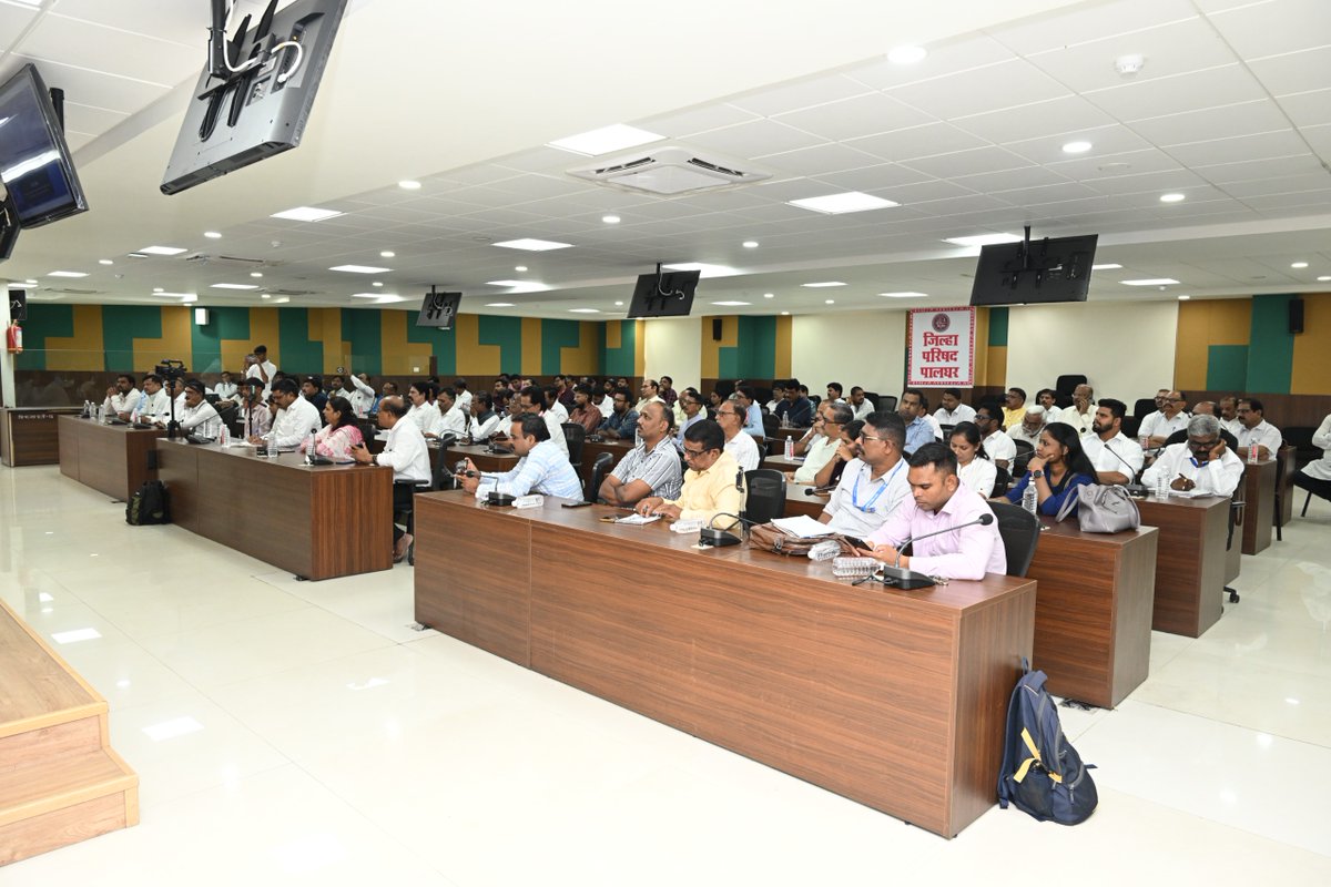 कोकण विभागस्तरीय आधुनिक पत्रकारिता कार्यशाळेचे उद्घाटन
-
पत्रकारांनी शासनाच्या योजना, प्रकल्पांची सकारात्मक प्रसिध्दीव्दारे
जिल्हयाच्या सर्वांगीण विकासात महत्वाचे योगदान द्यावे

- जिल्हाधिकारी डॉ. इंदु राणी जाखड
 <a href="/MahaDGIPR/">MAHARASHTRA DGIPR</a> <a href="/InfoDivKonkan/">DIVISIONAL INFORMATION OFFICE, KONKAN</a> <a href="/collectorpal/">Collector Palghar</a> <a href="/Info_Thane1/">DISTRICT INFORMATION OFFICE, THANE</a>