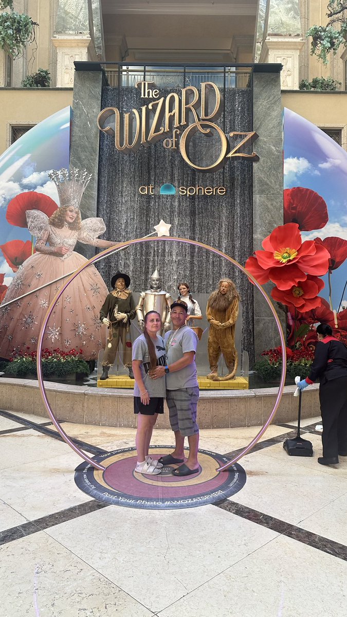 DODGERDAWG22's tweet image. Nice weekend getaway with my wife . 
#Sphere 
#wizardofoz 
#Pinkbox 
#Venetian