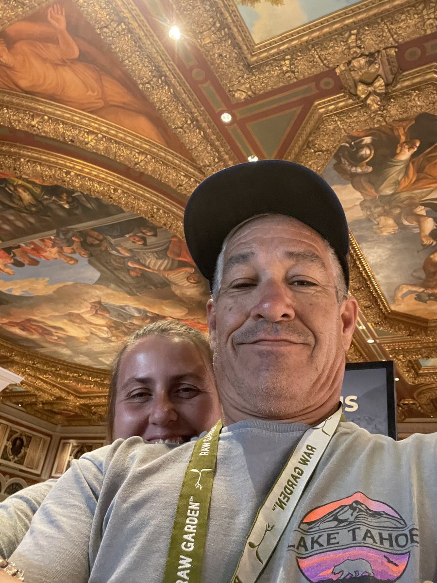 DODGERDAWG22's tweet image. Nice weekend getaway with my wife . 
#Sphere 
#wizardofoz 
#Pinkbox 
#Venetian