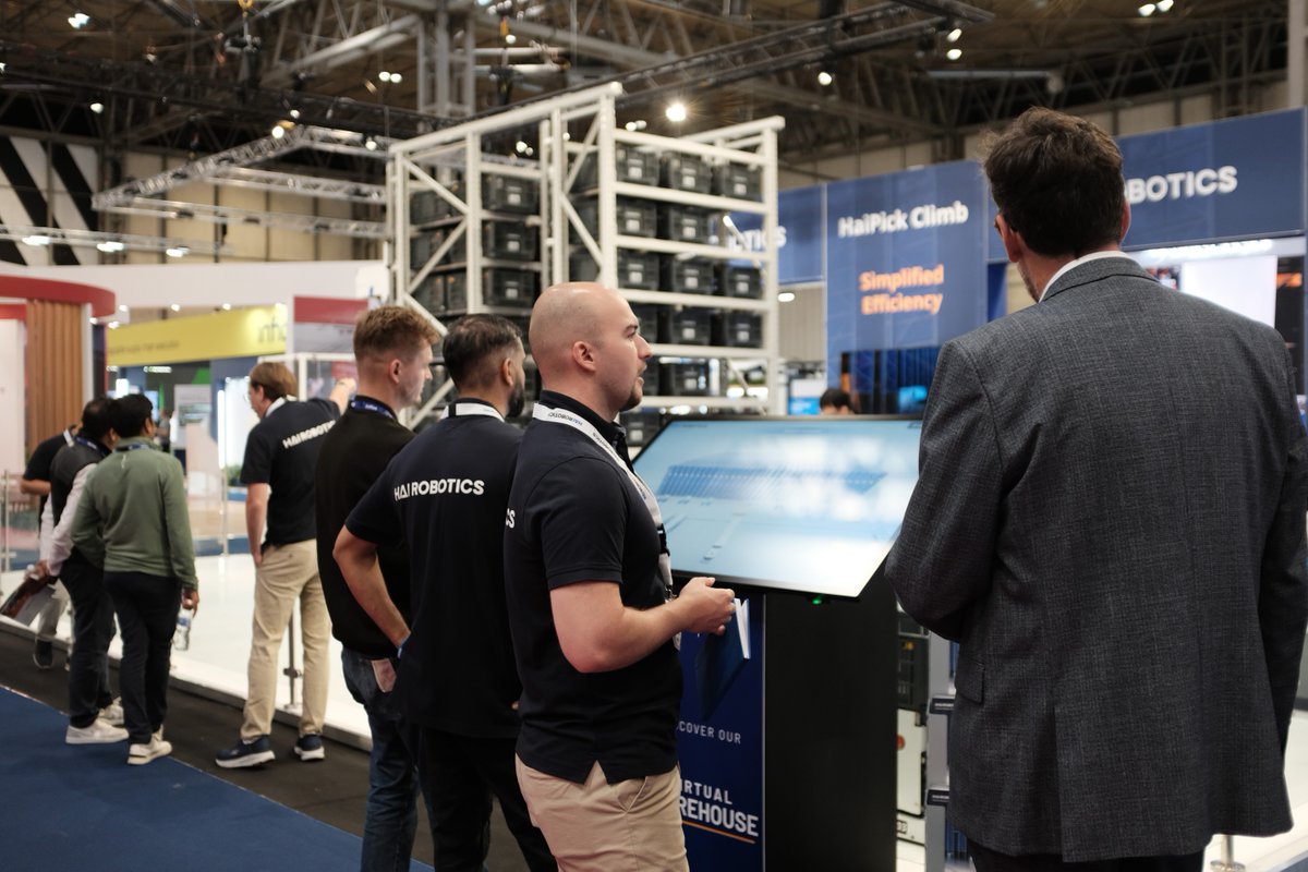 HaiRobotics's tweet image. ✨ Innovation in action at #IMHX2025! ✨
Visitors are watching HaiPick Climb live and talking to our automation experts about solutions that can transform their operations.
📍 Find us at Booth D55!
#HaiRobotics #WarehouseAutomation #SupplyChainInnovation
