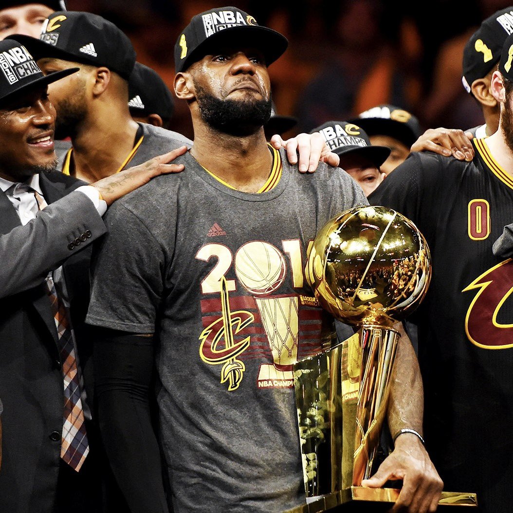 RTNBA's tweet image. Players with the most points in the NBA Finals since the merger:

1. LeBron James, 1562
2. Michael Jordan, 1176
3. Kareem Abdul-Jabbar, 981
4. Magic Johnson, 971
5. Kobe Bryant, 937
6. Steph Curry, 928
7. Shaq, 865
8. James Worthy, 754
9. Larry Bird, 716
10. Tim Duncan, 708
