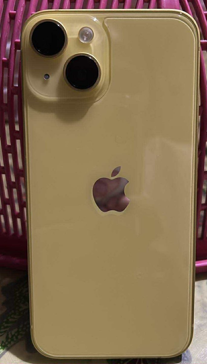 shemhobi's tweet photo. wts lfb ph

iphone 14

yellow / 256Gb / 82% BH / factory unlocked
comes with orig box and cord, case
own unit siya, will include the cases nadin
smooth pa unit aside sa very minimal scratches. 
23.5k nego! bought last july 2023

rfs: need funds asap https://t.co/jBXN5IJTrb