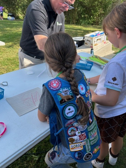 4SPE_Plastics's tweet image. 50 Girl Scouts Earn STEM Patches with PlastiVan®! Learn more about our work with Girl Scout Councils at spefoundation.org
#STEMeducation #GirlScouts #PolymerScience #PlastiVan #SPEFoundation #WomenInSTEM #FutureScientists