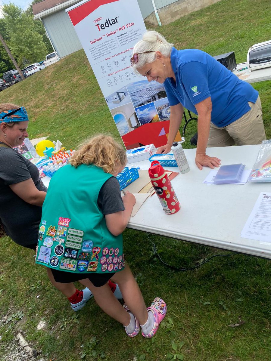 4SPE_Plastics's tweet image. 50 Girl Scouts Earn STEM Patches with PlastiVan®! Learn more about our work with Girl Scout Councils at spefoundation.org
#STEMeducation #GirlScouts #PolymerScience #PlastiVan #SPEFoundation #WomenInSTEM #FutureScientists