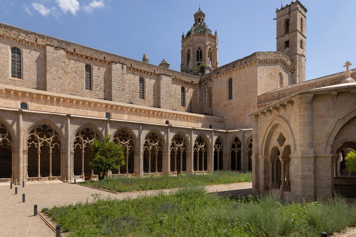 🏛️ El Monestir de Santes Creus acull l’exposició itinerant "Cèsar Martinell i Brunet. El llegat documental de l’arquitecte vallenc", que pretén apropar l’obra d'un dels grans arquitectes catalans del s. XX.

📆 Del 13 de setembre al 25 d’octubre

🔗 govern.cat/salapremsa/not…