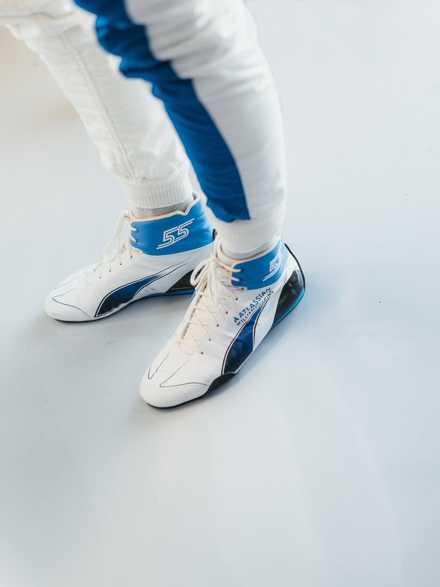 55’s details in Monza by Rob Ash 💙✨