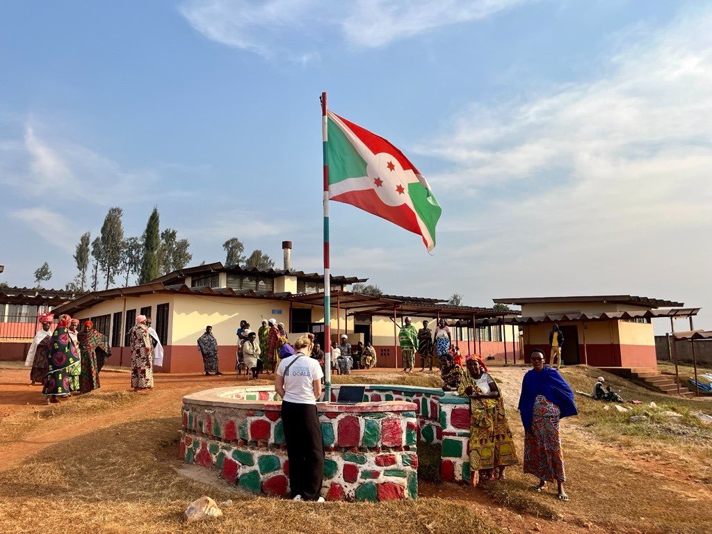 Burundi🇧🇮 faces one of the most severe energy crises in Sub-Saharan Africa.

Learn how <a href="/UNDP/">UN Development</a>, in partnership with <a href="/GlobalFund/">The Global Fund</a>, is addressing critical energy gaps to
✅deliver reliable medical services
✅expand access to healthcare

#HealthForAll

go.undp.org/wXL