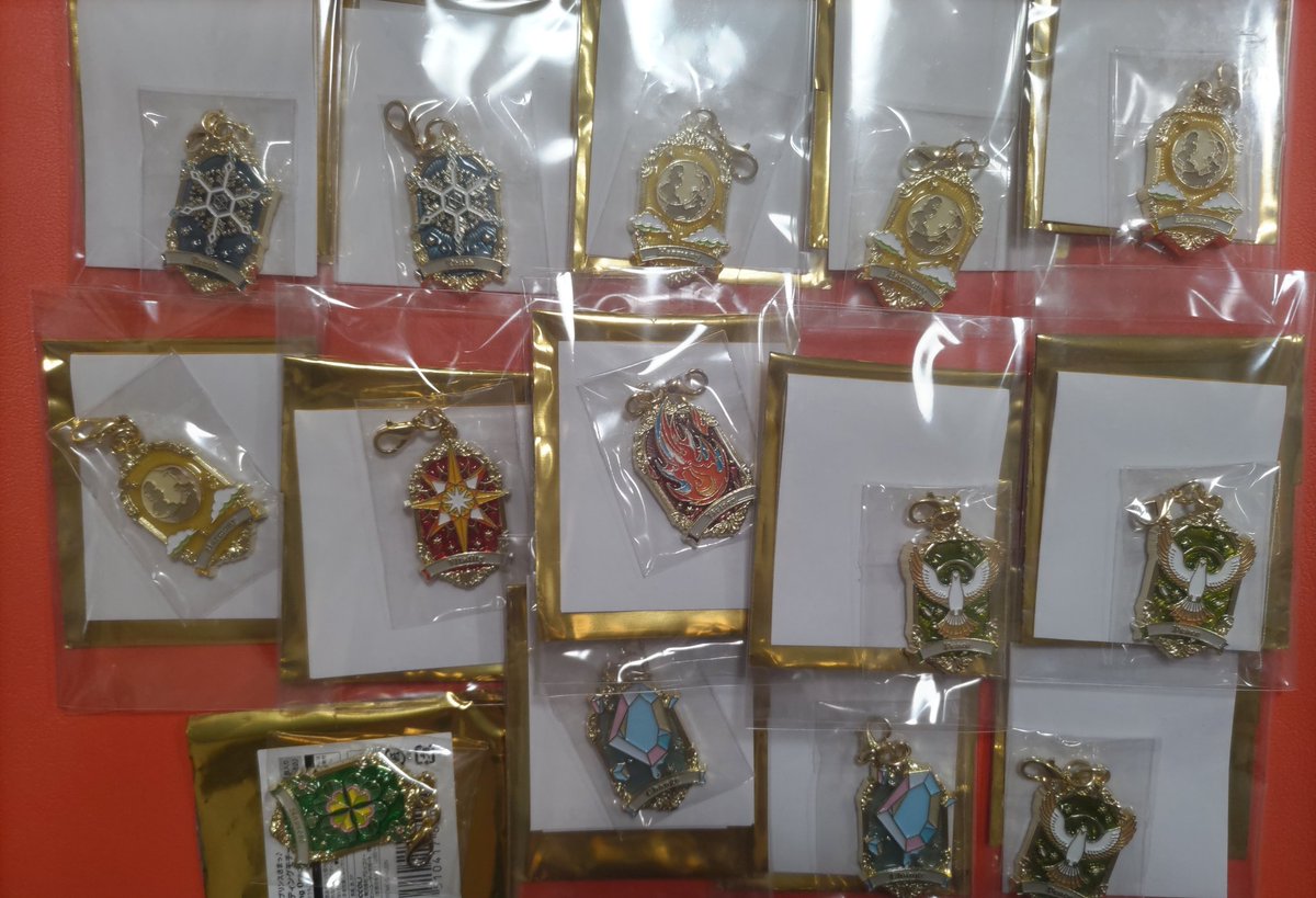 【譲渡・買取】うたプリ　Shining Oracle　オラクル
モチーフチャーム
（譲）音也　真斗2　那月4　セシル3　嶺二　蘭丸　カミュ2
（求）定価+送料
郵送。
検索からでもお声がけ下さい。
リプはお求めの写真引用下さい。