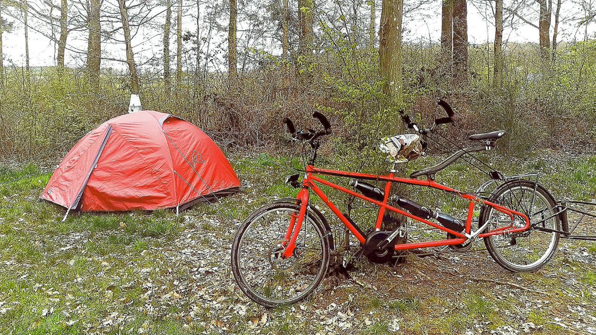 pitchup's tweet image. This northern French site in the #Avesnois Regional Natural Park has secluded woodland pitches and a cosy microlodge, with extra catering perks: continental breakfast, packed lunch, and seasonal evening meals are all available as optional add-ons. 

pitchup.com/campsites/fran…